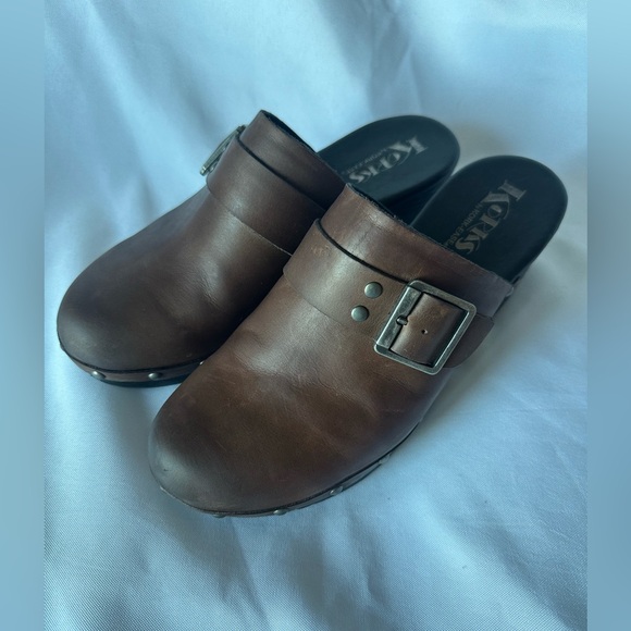 Korks by Kork ease Brown Leather Clog Mules Studded Buckle Slip On Shoes Size 9 - Picture 2 of 9